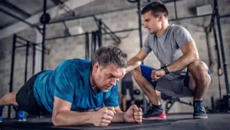 prévention blessures sport senior étirement